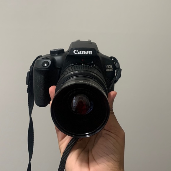 Canon camera (eos 4000d)